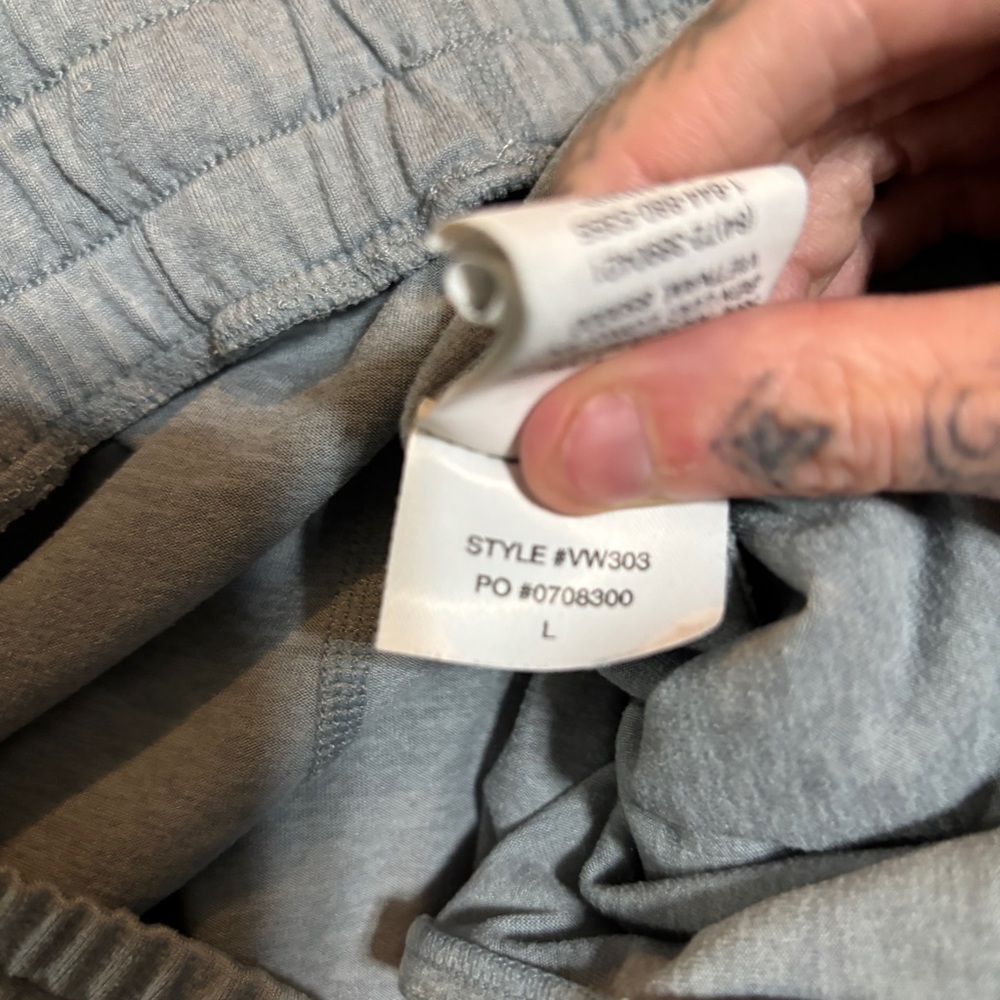 Vuori Women's Light Gray Jogger Sweatpants - Picture 3 of 3
